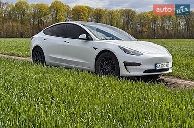 Седан Tesla Model 3 2022 в Броварах