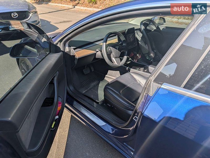 Седан Tesla Model 3 2018 в Киеве