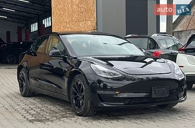 Седан Tesla Model 3 2022 в Самборе
