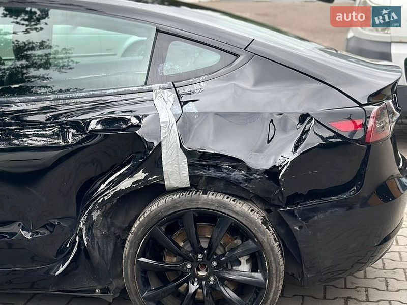 Седан Tesla Model 3 2022 в Самборе