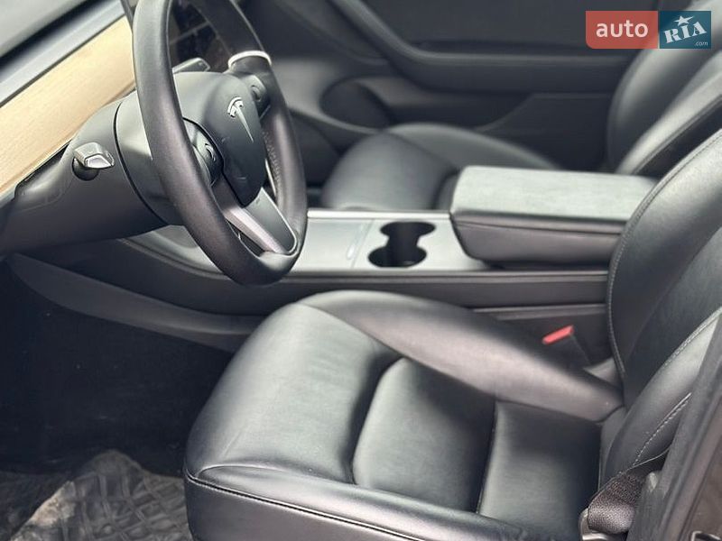 Седан Tesla Model 3 2022 в Самборе