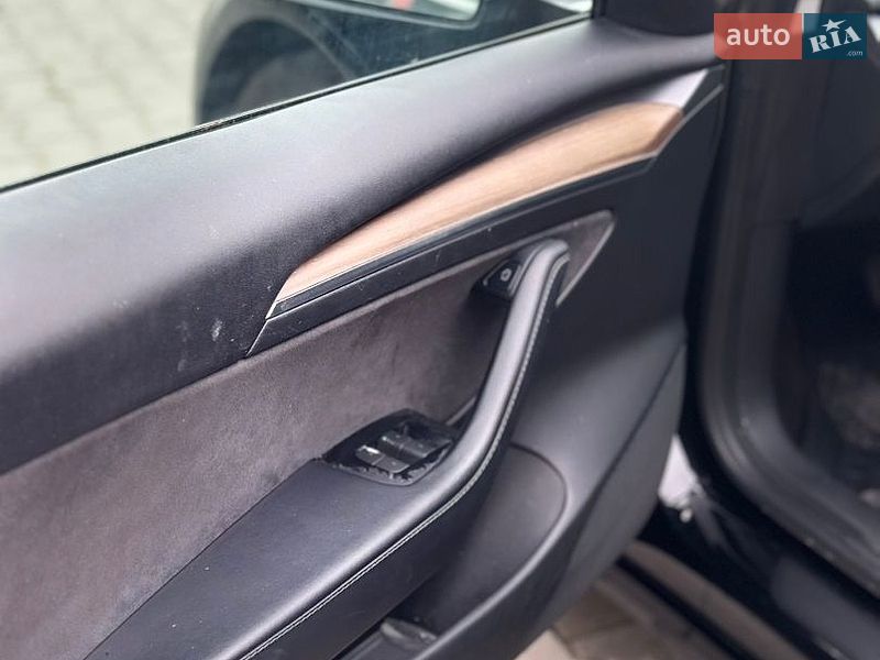 Седан Tesla Model 3 2022 в Самборе