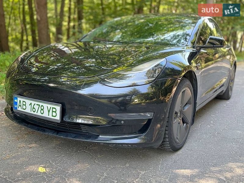 Седан Tesla Model 3 2019 в Виннице