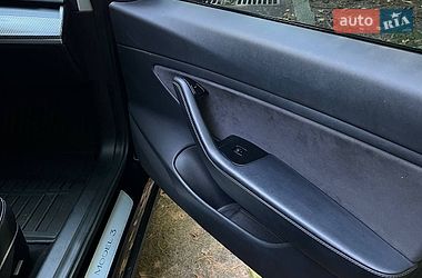 Седан Tesla Model 3 2019 в Виннице