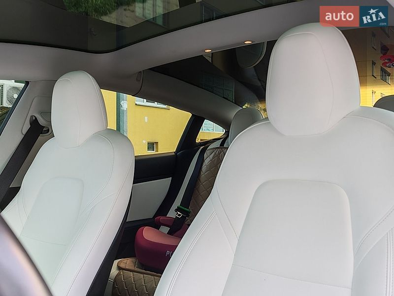 Седан Tesla Model 3 2019 в Києві