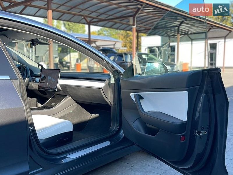 Седан Tesla Model 3 2018 в Кременчуге