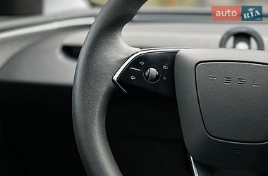 Седан Tesla Model 3 2024 в Львові