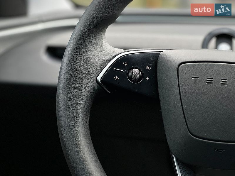 Седан Tesla Model 3 2024 в Львові