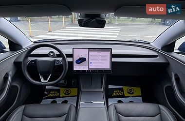 Седан Tesla Model 3 2024 в Львові