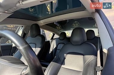 Седан Tesla Model 3 2018 в Киеве