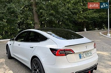 Седан Tesla Model 3 2020 в Черновцах