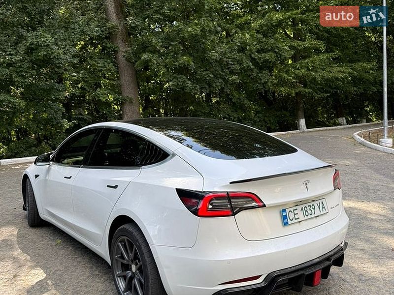Tesla Model 3 2020