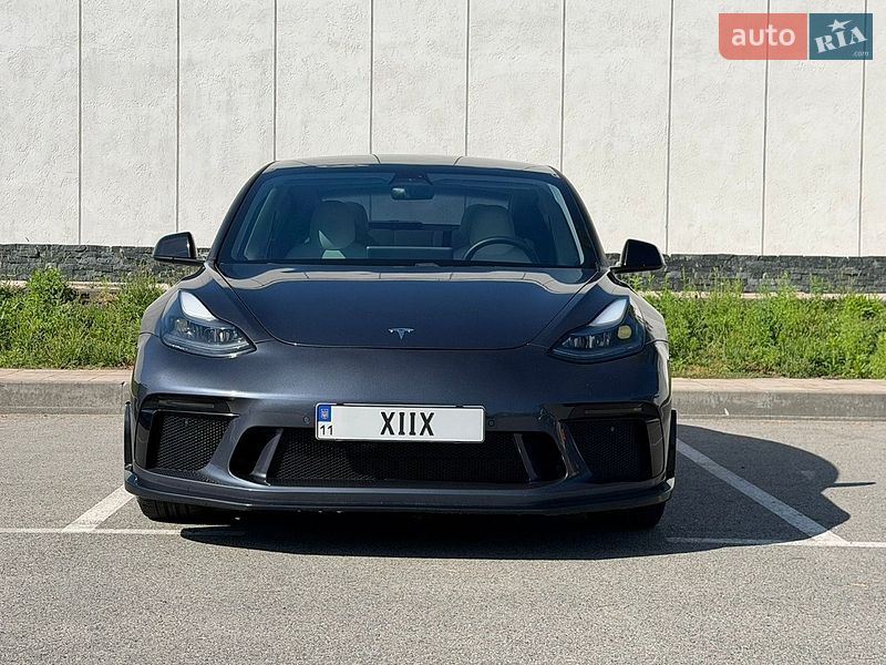 Седан Tesla Model 3 2021 в Києві