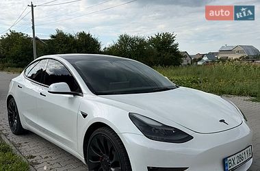 Седан Tesla Model 3 2022 в Хмельницком