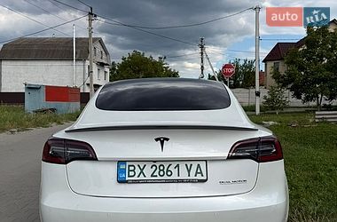 Седан Tesla Model 3 2022 в Хмельницком
