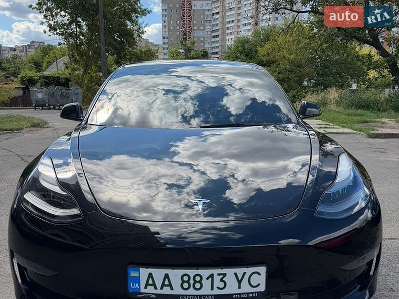 Седан Tesla Model 3 2023 в Киеве