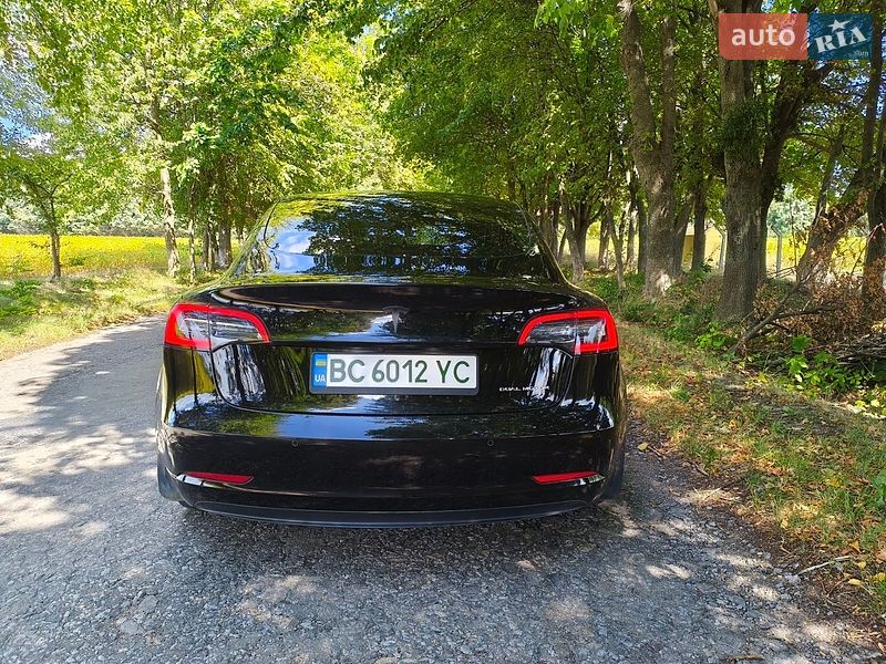Седан Tesla Model 3 2019 в Немирове