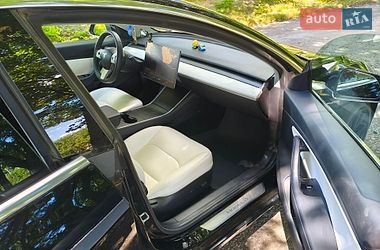 Седан Tesla Model 3 2019 в Немирове