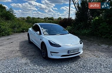 Седан Tesla Model 3 2022 в Львові