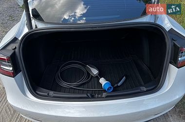 Седан Tesla Model 3 2022 в Львові