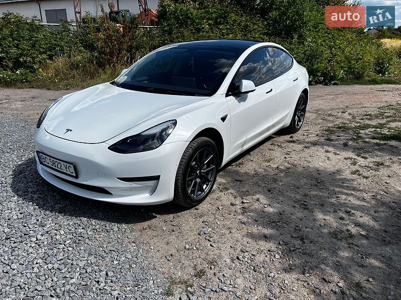 Седан Tesla Model 3 2022 в Львові