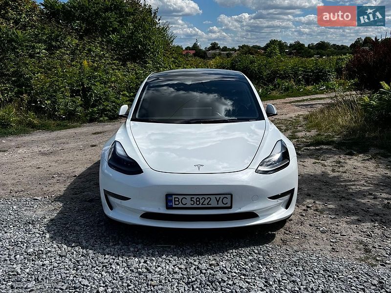 Седан Tesla Model 3 2022 в Львові