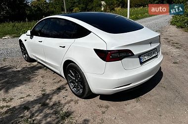 Седан Tesla Model 3 2022 в Львові