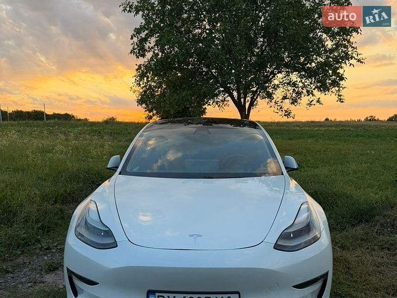Tesla Model 3 2021