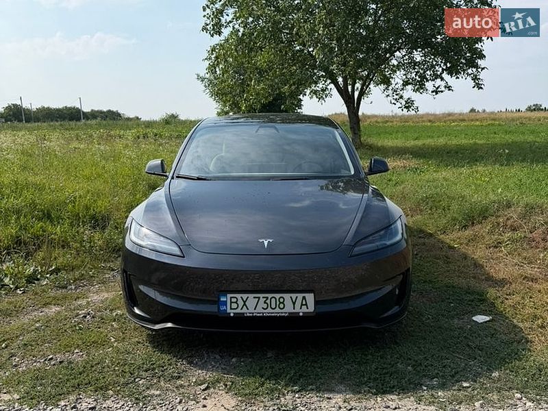 Седан Tesla Model 3 2025 в Хмельницькому