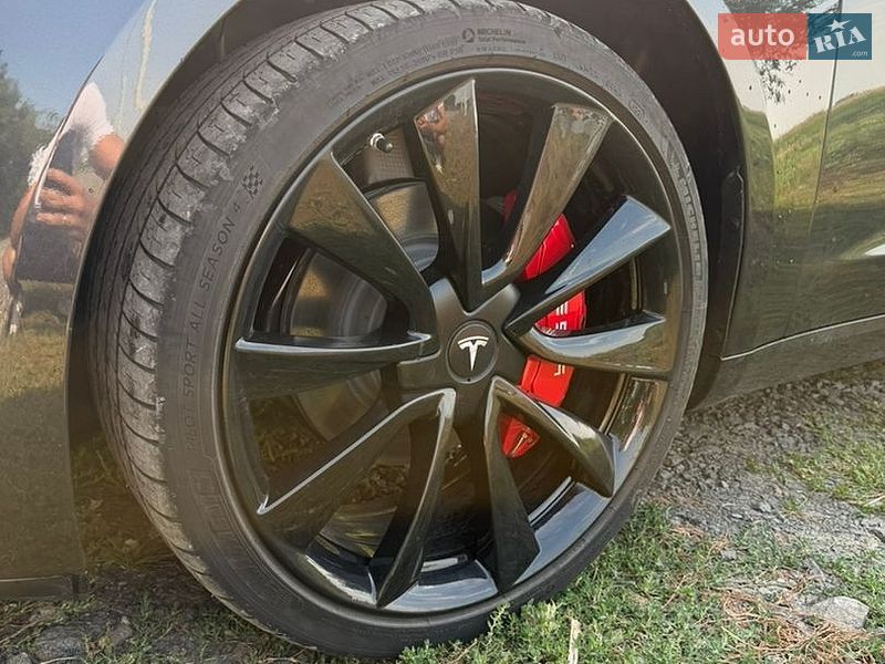 Седан Tesla Model 3 2025 в Хмельницькому