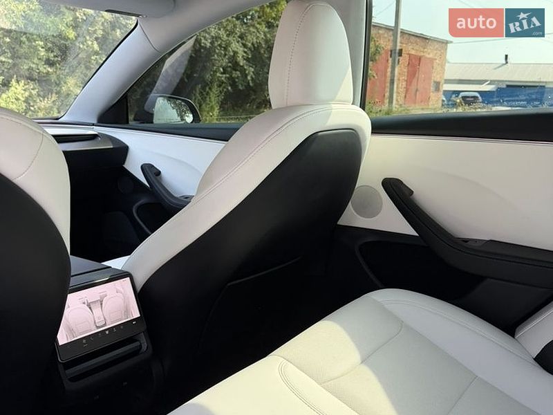 Седан Tesla Model 3 2025 в Хмельницком