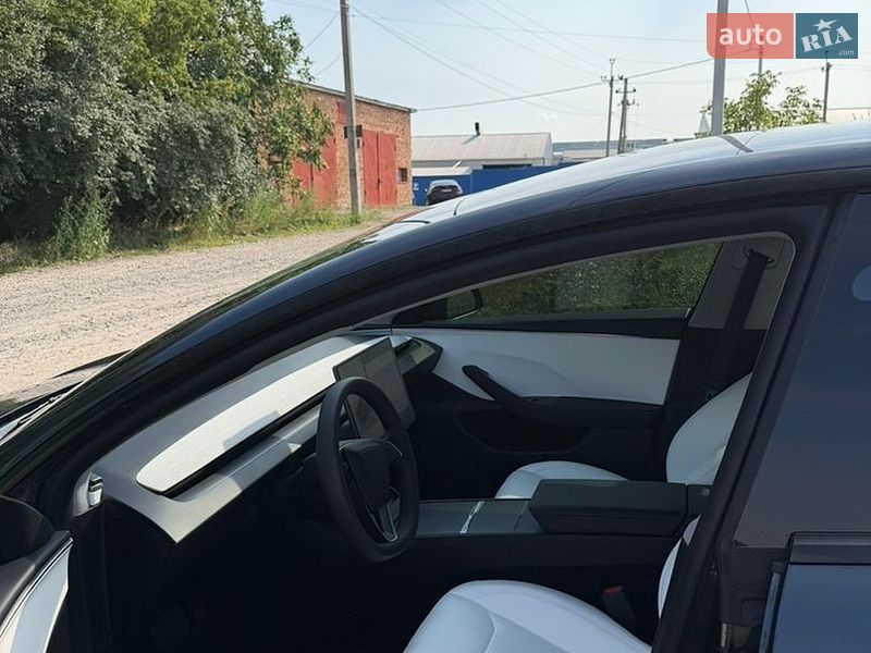 Седан Tesla Model 3 2025 в Хмельницькому