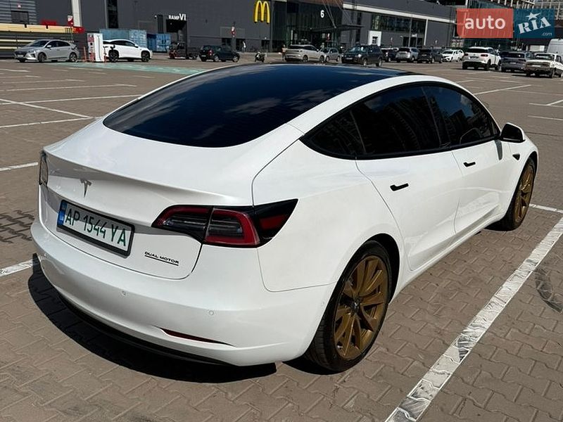 Седан Tesla Model 3 2021 в Киеве фото 6 Седан Tesla Model 3 2021 в Киеве