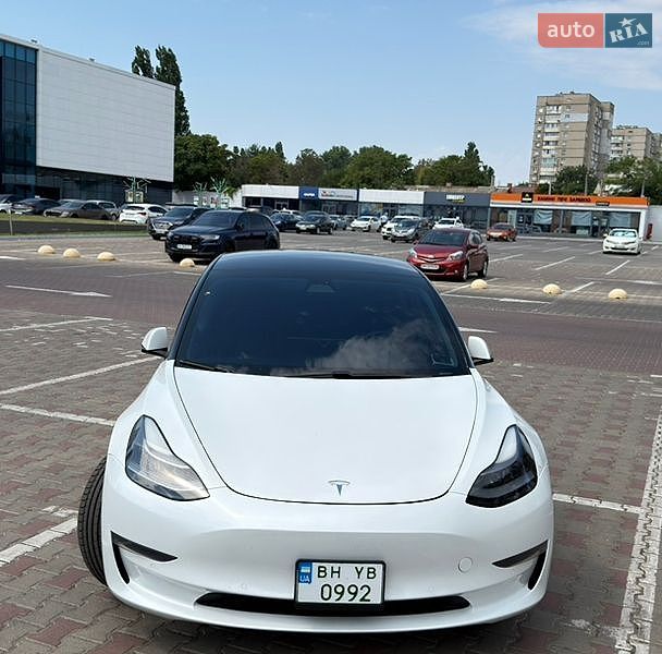Седан Tesla Model 3 2021 в Одесі