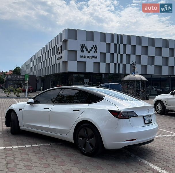 Седан Tesla Model 3 2021 в Одесі