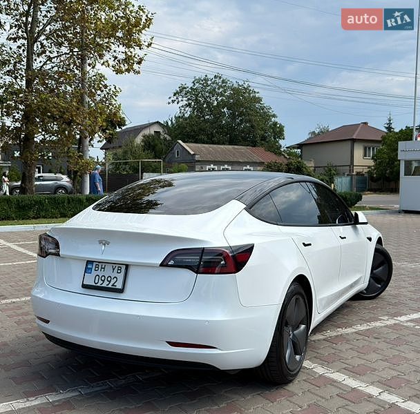 Седан Tesla Model 3 2021 в Одесі