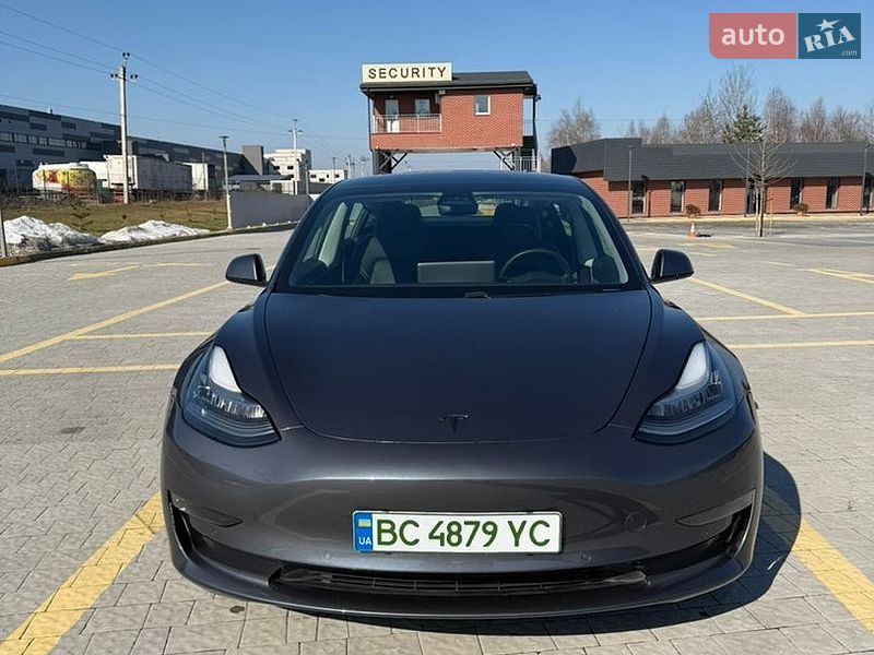 Седан Tesla Model 3 2020 в Львове