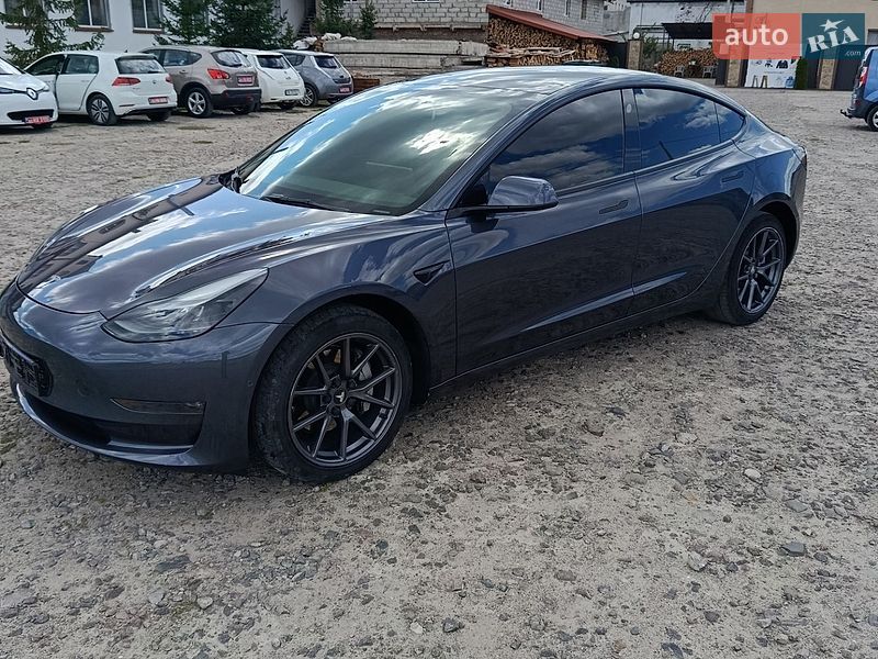 Tesla Model 3 2022
