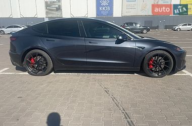 Седан Tesla Model 3 2024 в Києві