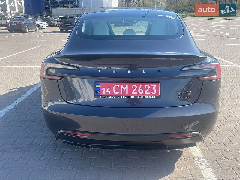 Седан Tesla Model 3 2024 в Києві