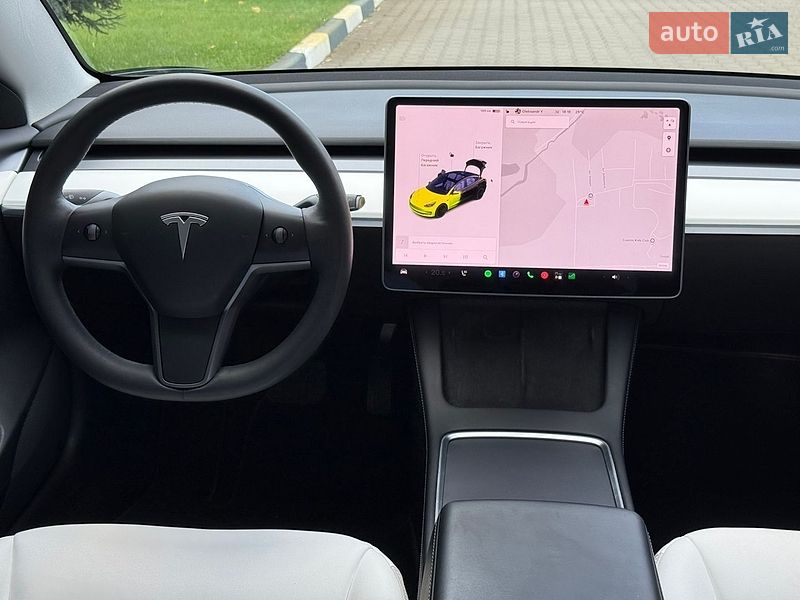 Седан Tesla Model 3 2021 в Киеве