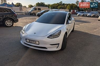 Седан Tesla Model 3 2020 в Тернополі