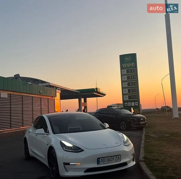 Tesla Model 3 2019