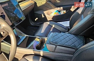 Седан Tesla Model 3 2018 в Борисполі