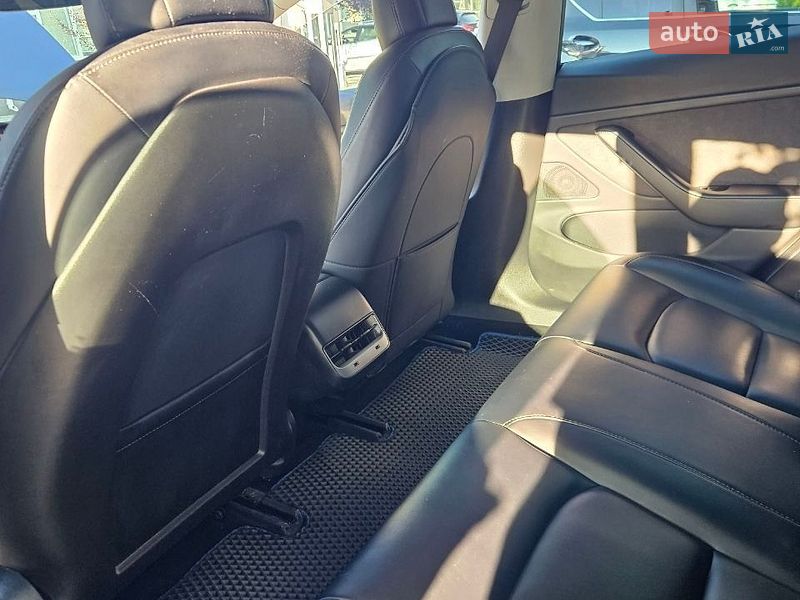 Седан Tesla Model 3 2018 в Борисполі
