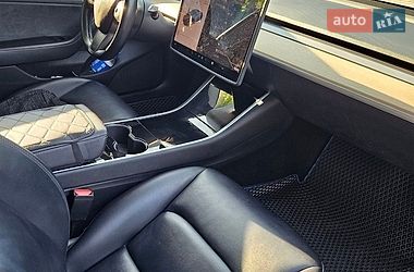 Седан Tesla Model 3 2018 в Борисполі
