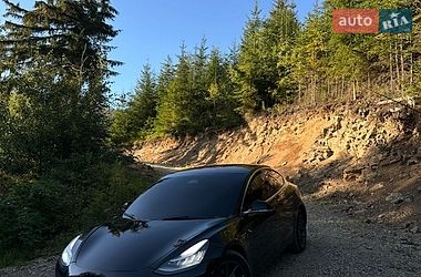 Седан Tesla Model 3 2018 в Києві