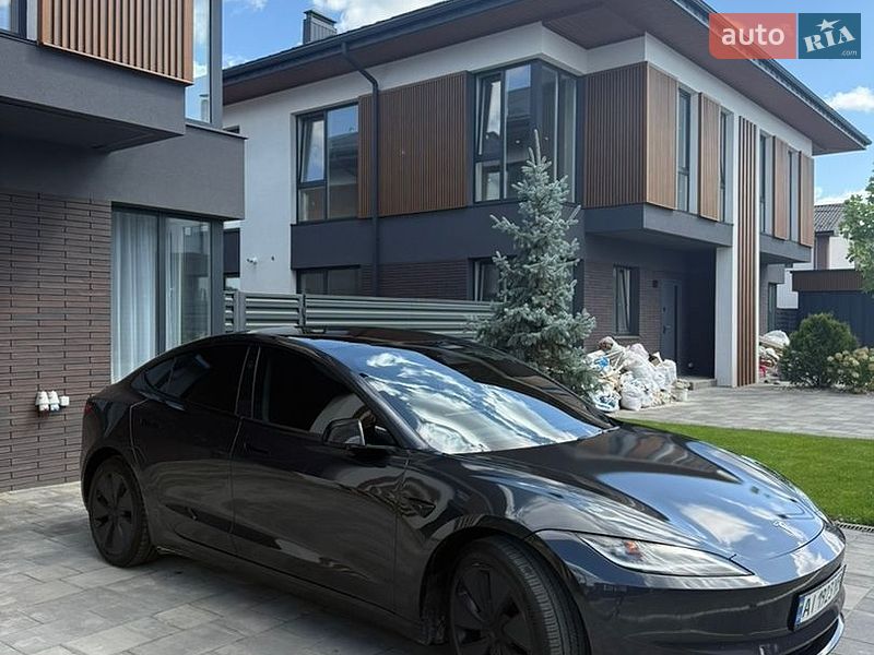Седан Tesla Model 3 2024 в Киеве