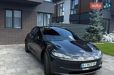 Седан Tesla Model 3 2024 в Киеве