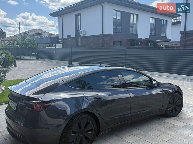 Седан Tesla Model 3 2024 в Киеве